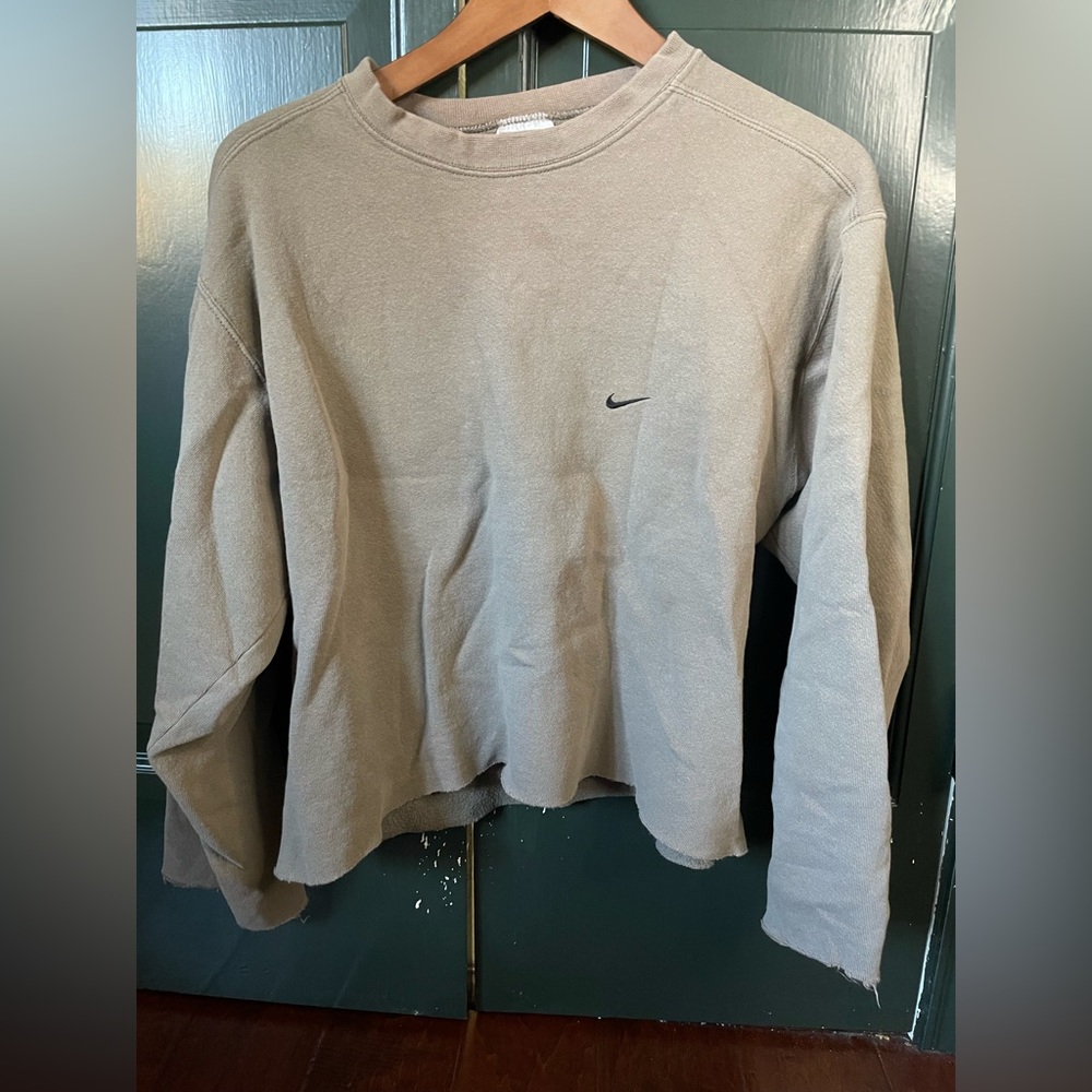 tan nike sweatshirt